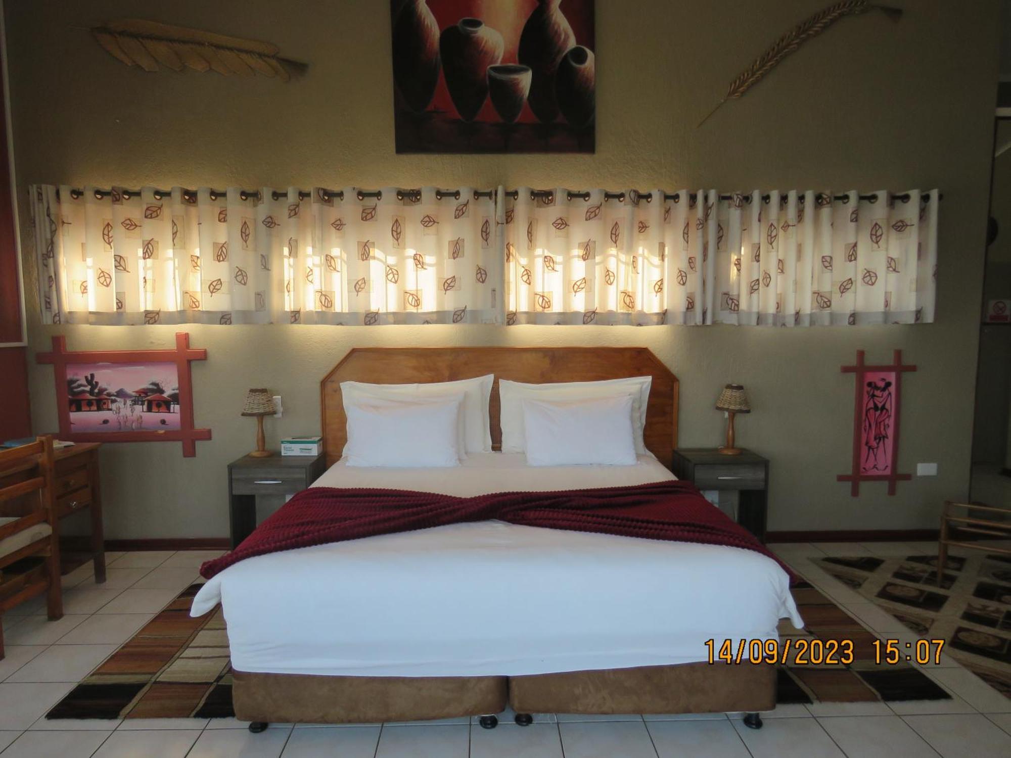 บีชคอมเบอร์เบย์เกสท์เฮาส์ Hotel มาร์เกท ภายนอก รูปภาพ
